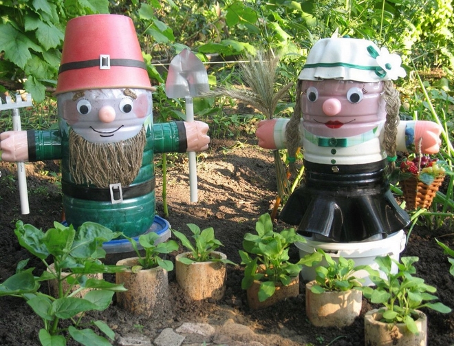 Plastic Bottles Crafts Ideas To Reuse As Garden Decorations