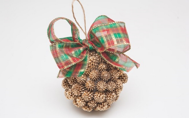 homemade christmas tree ornaments styrofoam ball pinecones idea rustic style