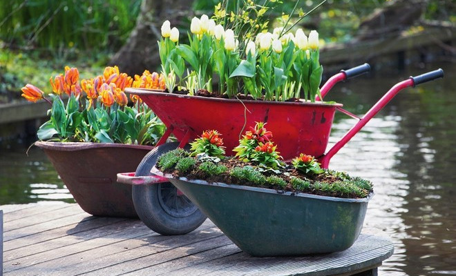 12 Ideas For Cheap And Simple Homemade Garden Decorations