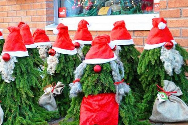 Green Fluffy Pine Branches For Christmas Garland Decoration