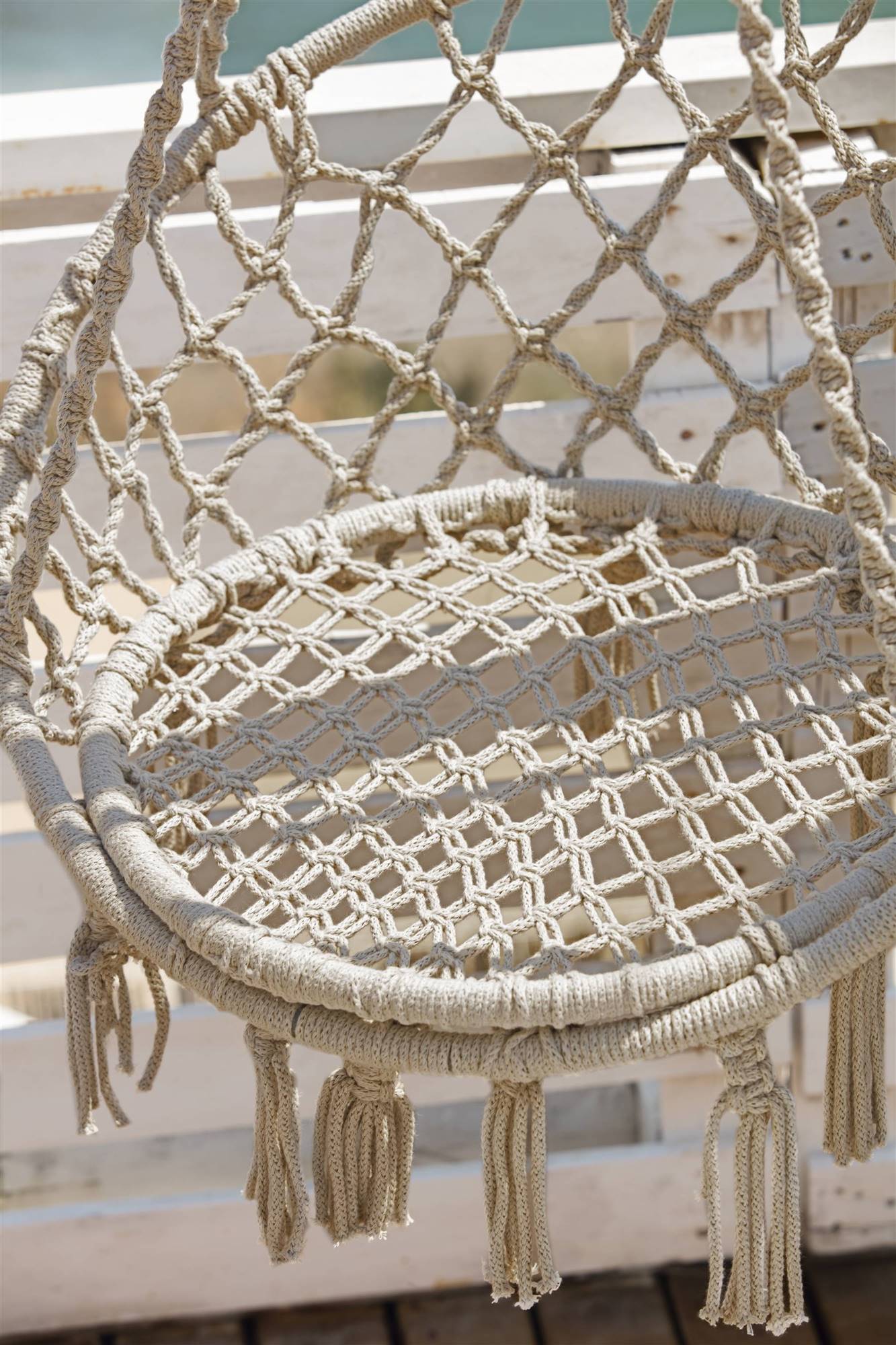 macramee-hanging-chair-diy-tutorial-with-free-pattern