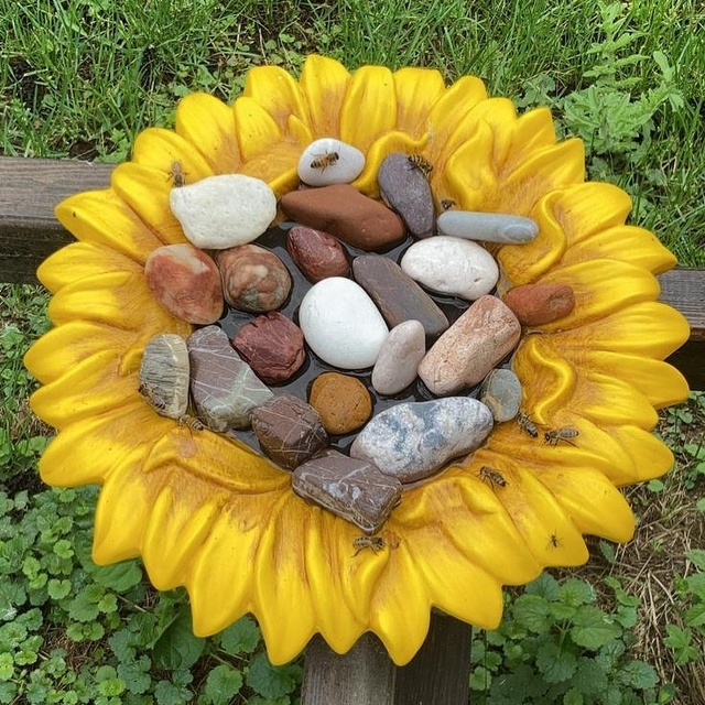 https://diy-enthusiasts.com/wp-content/uploads/2021/07/bee-water-station-in-a-pretty-sunflower-bowl.jpg